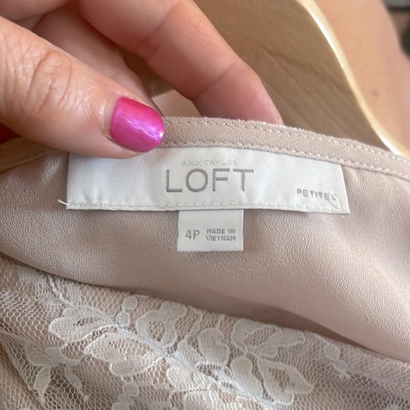 NWOT Ann Taylor LOFT Petites Nude & Black Eyelash Lace Ribbon Tie Peplum Top 4P - Picture 2 of 4